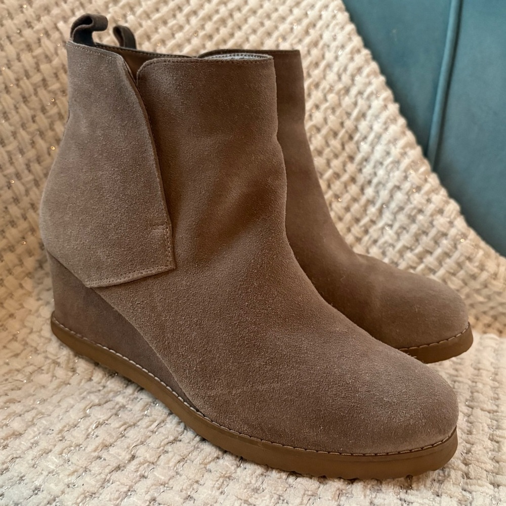 Blondo Karla Waterproof Wedge Boots in Tan size 9.5